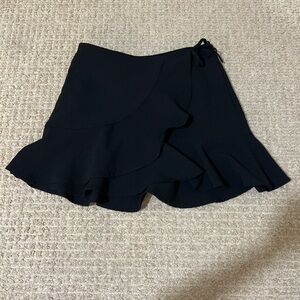 Black crossover skirt with tie
